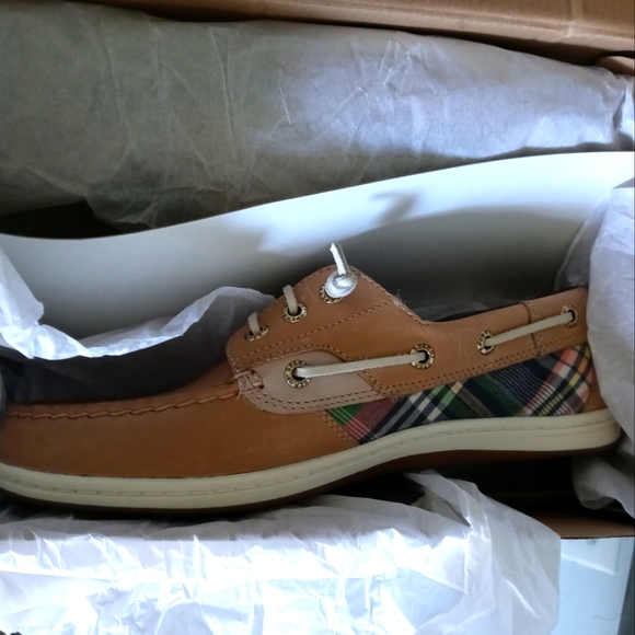 🌍Sperry's🌍 - Picture 2 of 6